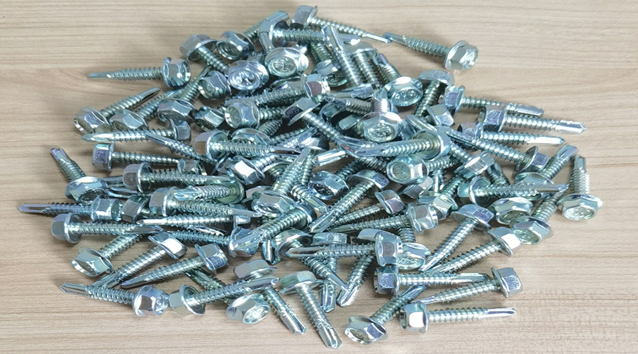 After galvanizing, the hardware parts turn white and foggy. Try this trivalent chromium blue zinc passivator